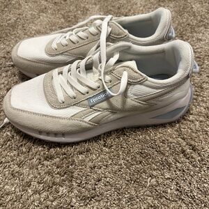 Reebok Off-White Comfort Sneakers